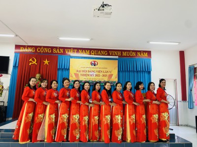 Tập thể Chi bộ MN Hoa Phượng