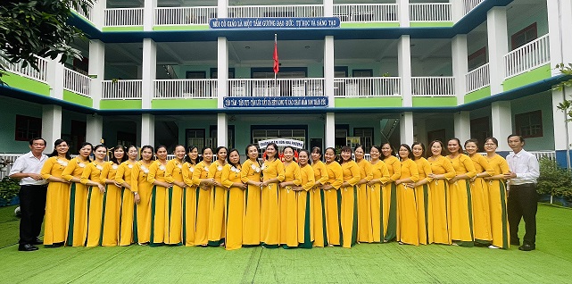 hình tập thể trường