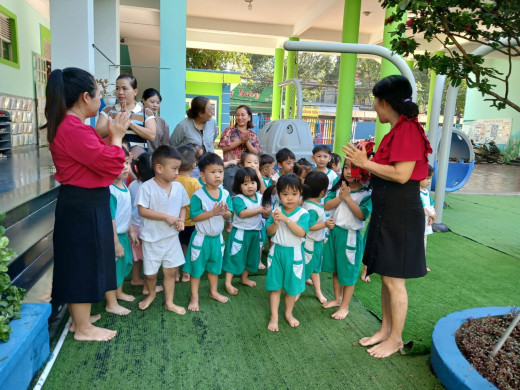 Cùng con trải nghiệm một ngày của phụ huynh lớp Mầm -Nhà trẻ