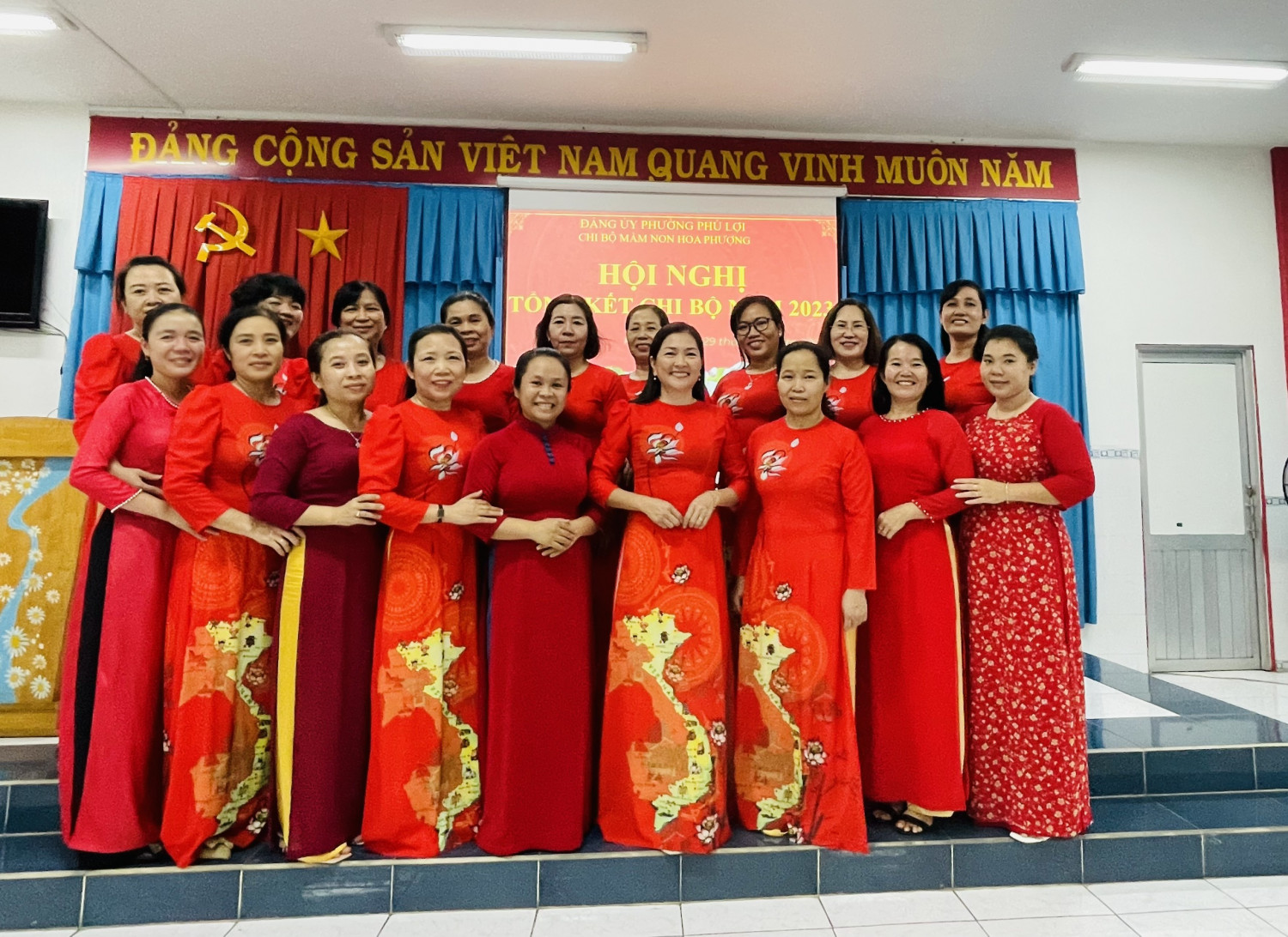 TẬP THỂ ĐẢNG VIÊN CHI BỘ TRƯỜNG MN HOA PHƯỢNG