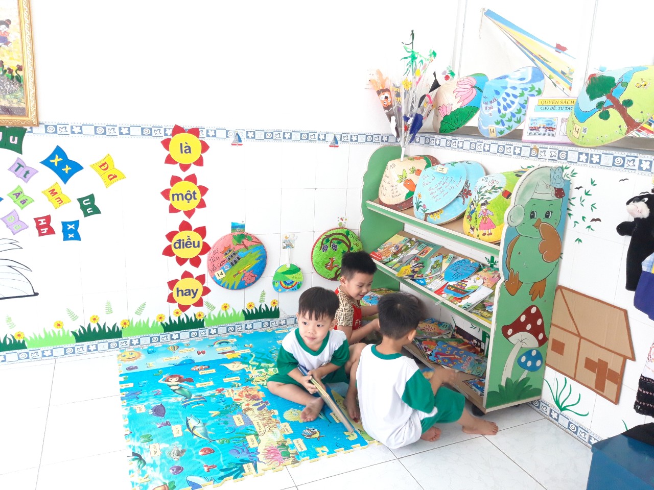 NGÀY HỘI ĐỌC SÁCH CỦA CÁC BÉ TRƯỜNG MN HOA PHƯỢNG