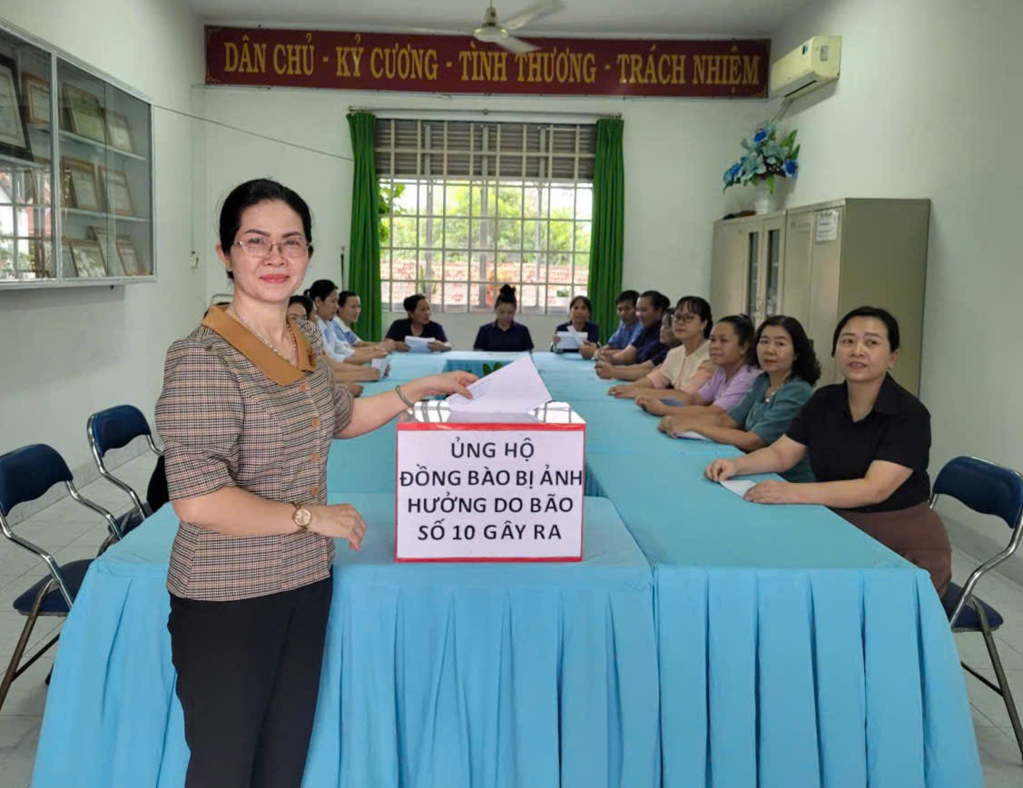 TRƯỜNG MẦM NON HOA PHƯỢNG CHUNG TAY ỦNG HỘ ĐỒNG BÀO VƯỢT QUA BÃO SỐ 10