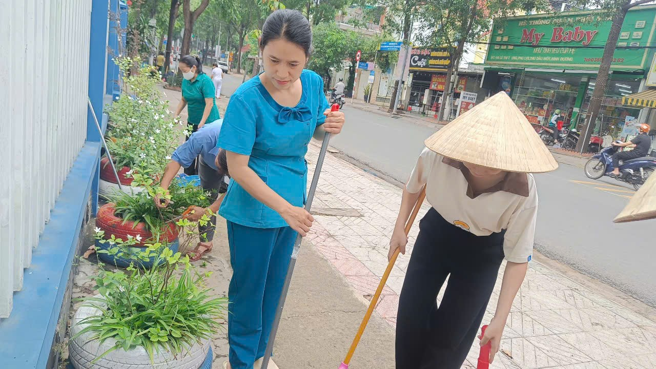 TRƯỜNG MẦM NON HOA PHƯỢNG TỔNG VỆ SINH NGHỈ TẾT NGUYÊN ĐÁN