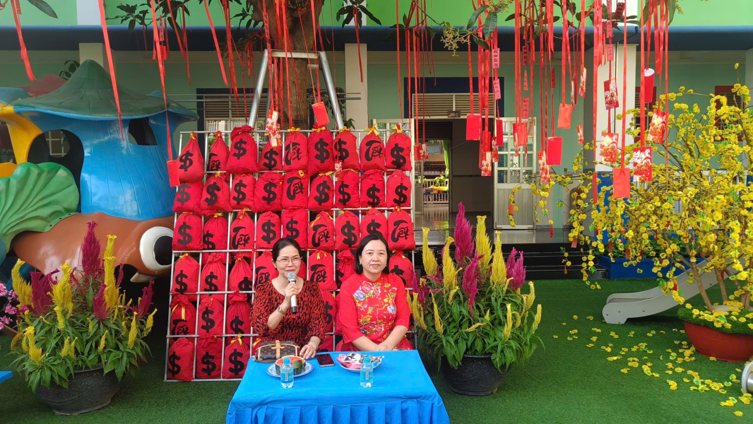 TẬP THỂ TRƯỜNG MẦM NON HOA PHƯỢNG HỌP MẶT ĐẦU XUÂN BÍNH NGỌ